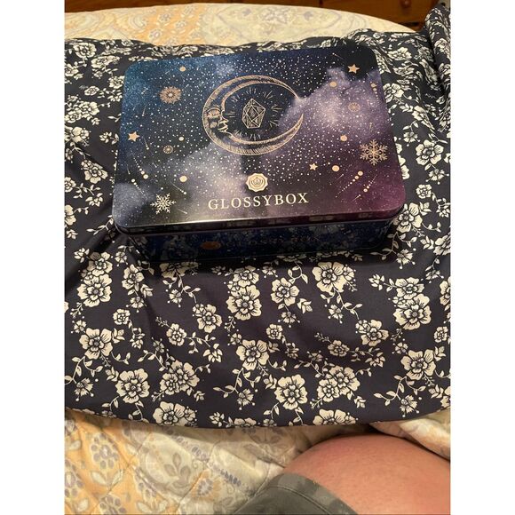 GLOSSYBOX Womens Blue Limited Edition Moonlight Glow Keepsake Makeup Tin - Picture 8 of 12